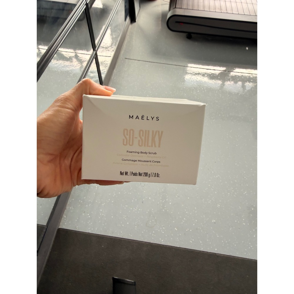 MAELYS SO-SILKY Foaming Body Scrub 7oz Colloidal Oatmeal Raspberry Oil Vegan New